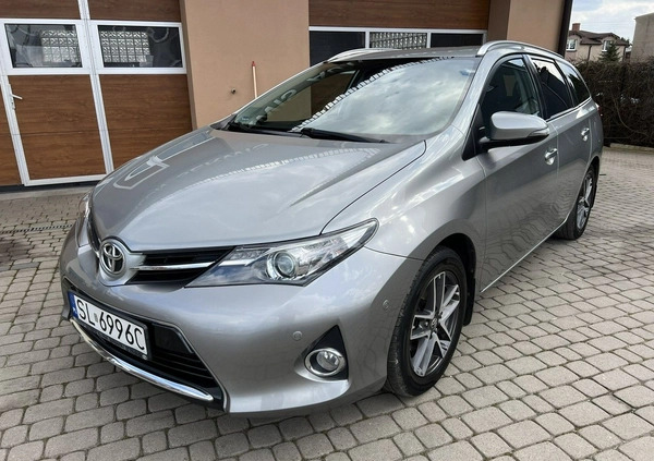 Toyota Auris cena 47900 przebieg: 105000, rok produkcji 2014 z Gniewkowo małe 277